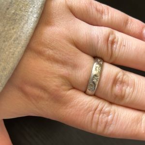 Silver daisy bulky ring